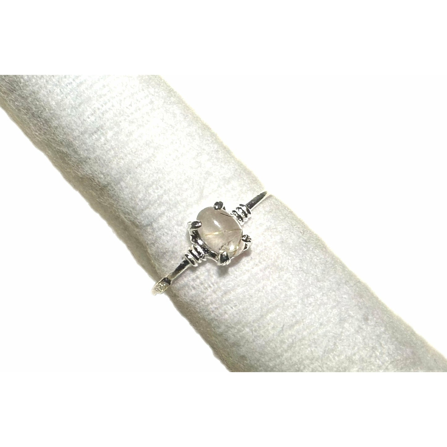 Lacrima ring